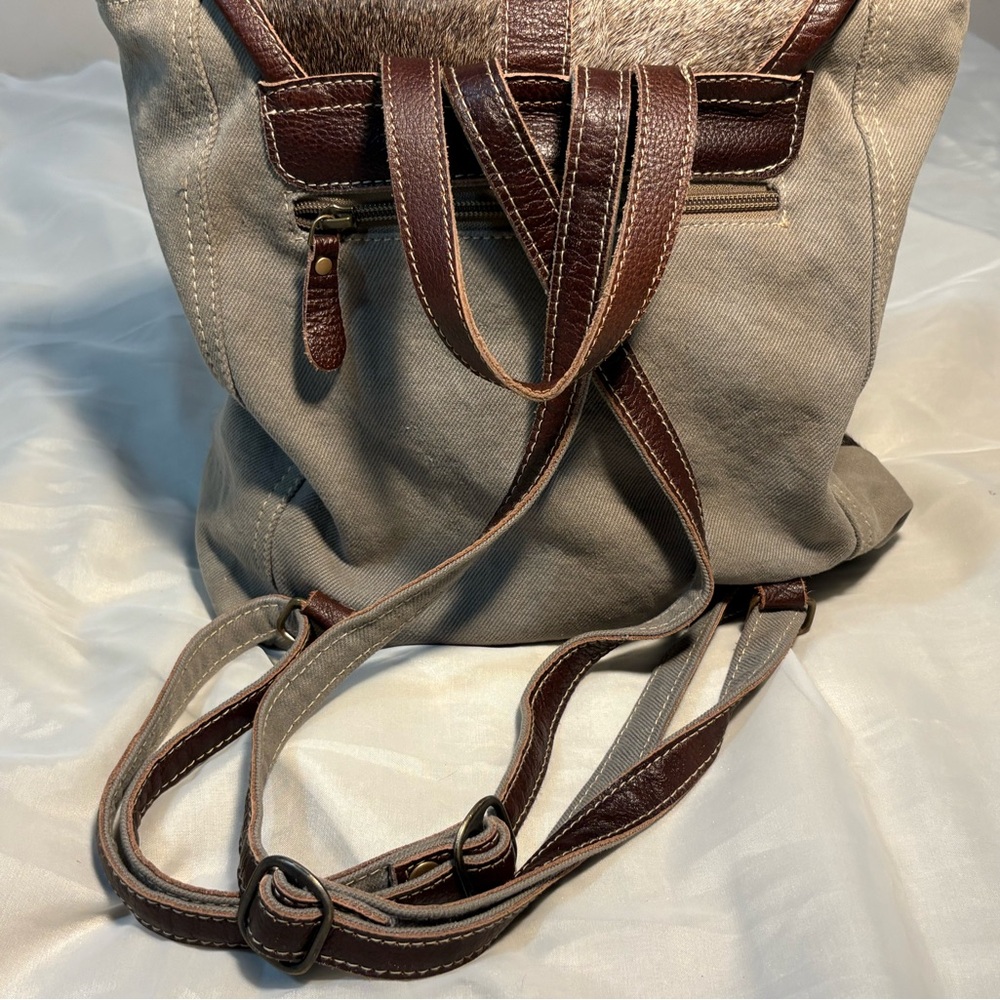 Unique Retro Backpack - Picture 2 of 8